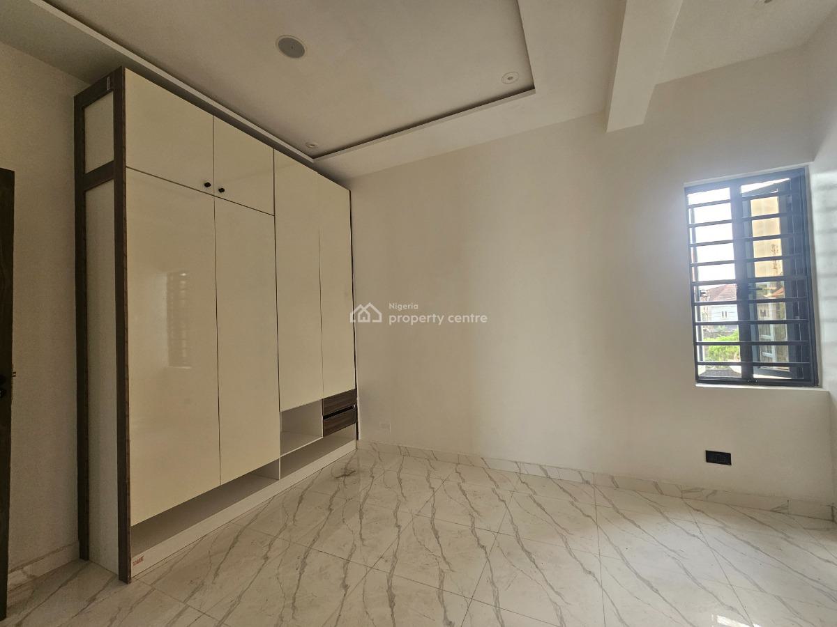 Newly Built 2 Bedrooms Apartment, Lekki Phase 1, Lekki, Lagos, Flat / Apartment for Sale