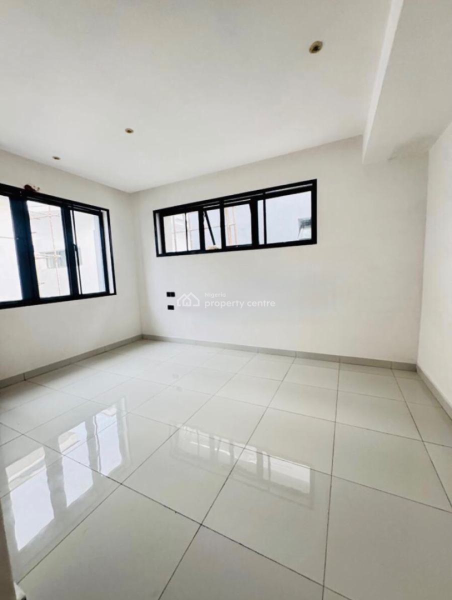 Massive 4 Bedroom Duplex with Lots of Natural Light, Off Freedom Way, Lekki Phase 1, Lekki, Lagos, House for Rent