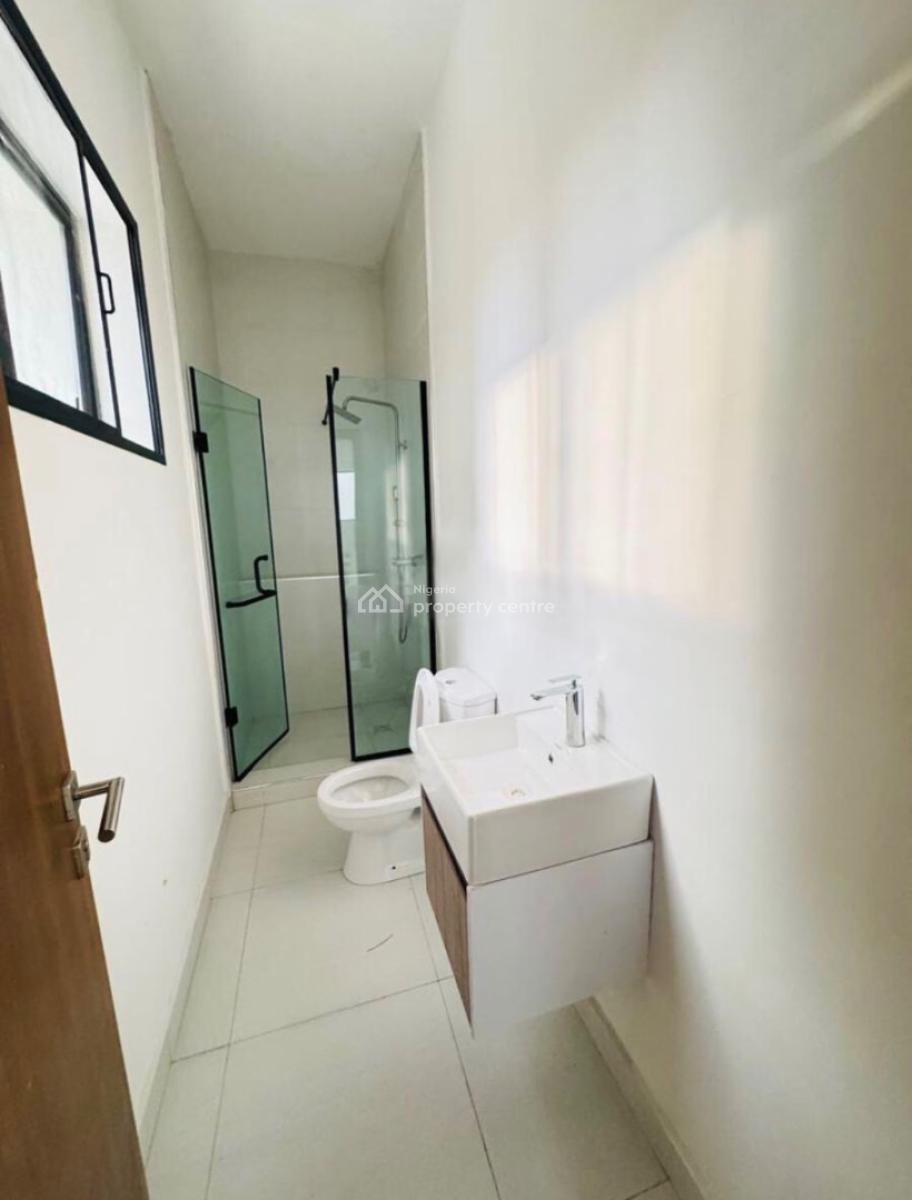 Massive 4 Bedroom Duplex with Lots of Natural Light, Off Freedom Way, Lekki Phase 1, Lekki, Lagos, House for Rent