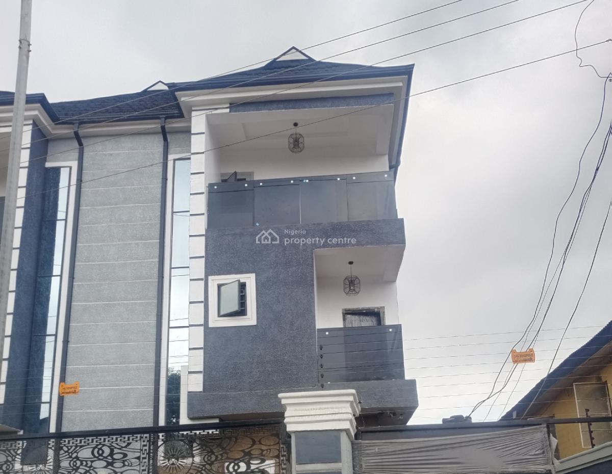*dealing with The Mandate*  *2bed  4m/4.5m  Ijesha Surulere*  *fea, Ijesha, Surulere, Lagos, Flat / Apartment for Rent