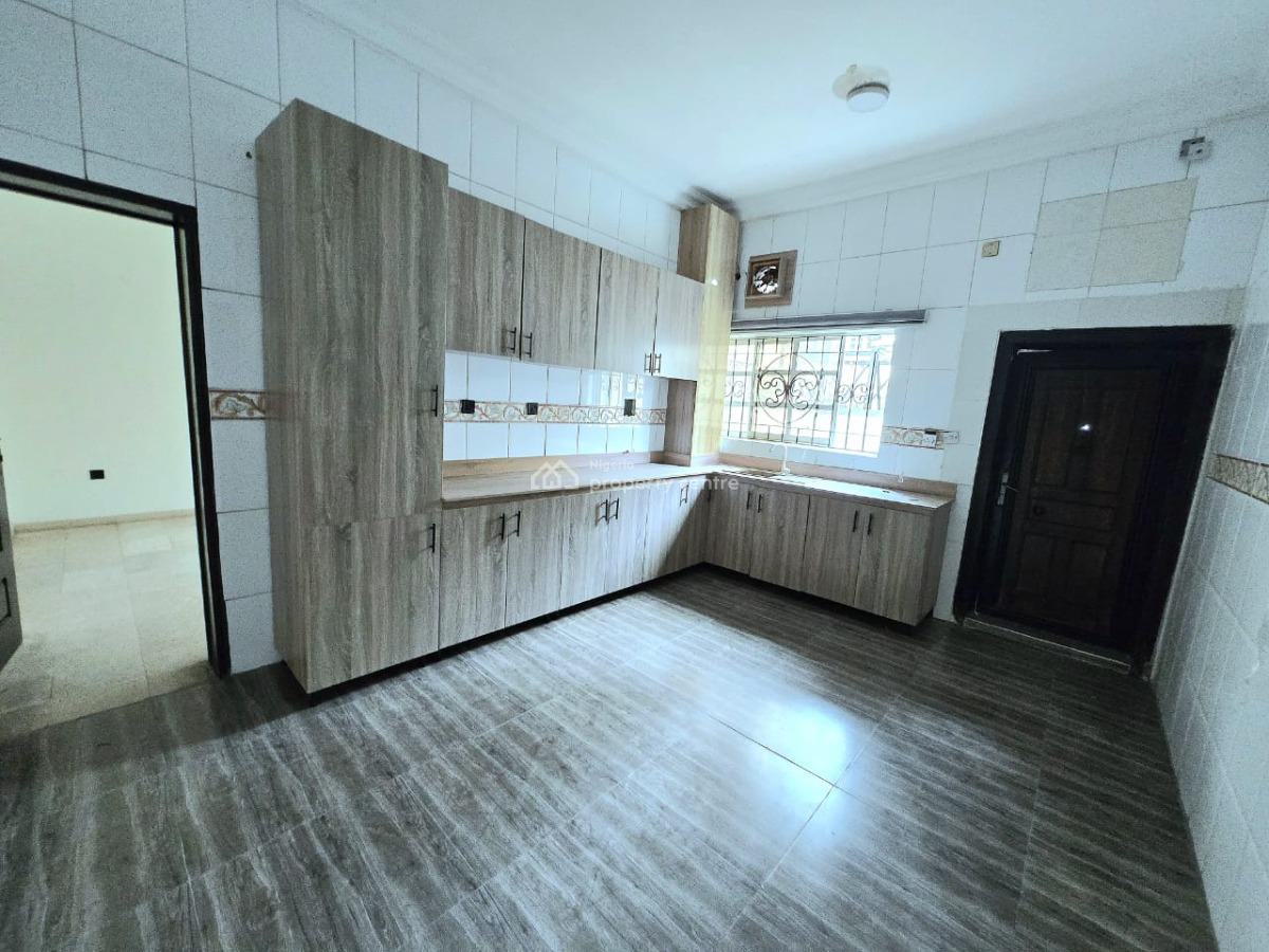 Commercial 4 Bedroom Semi-detached Duplex, Lekki Phase 1, Lekki, Lagos, Semi-detached Duplex for Rent