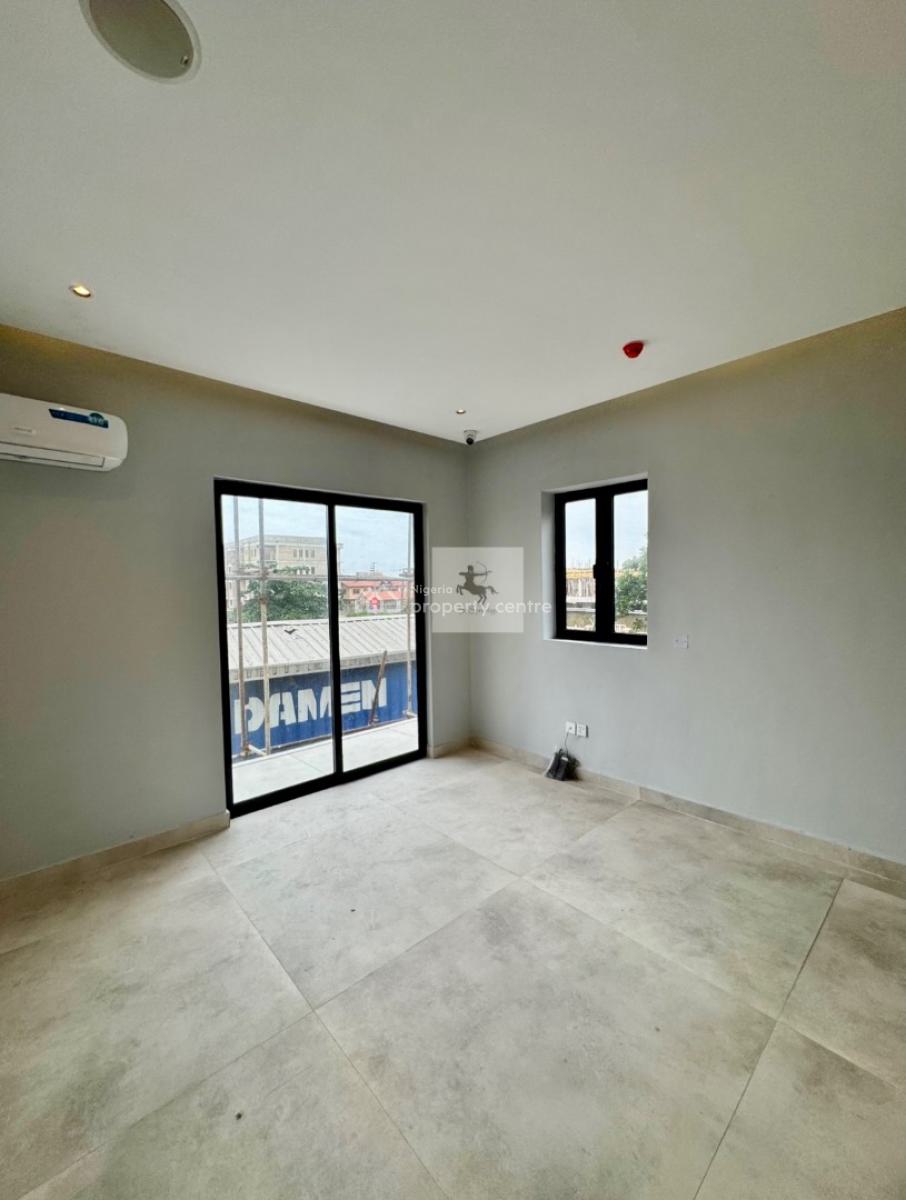 Luxury 3 Bedroom Apartment, Lekki Phase 1, Lekki, Lagos, Flat / Apartment for Sale