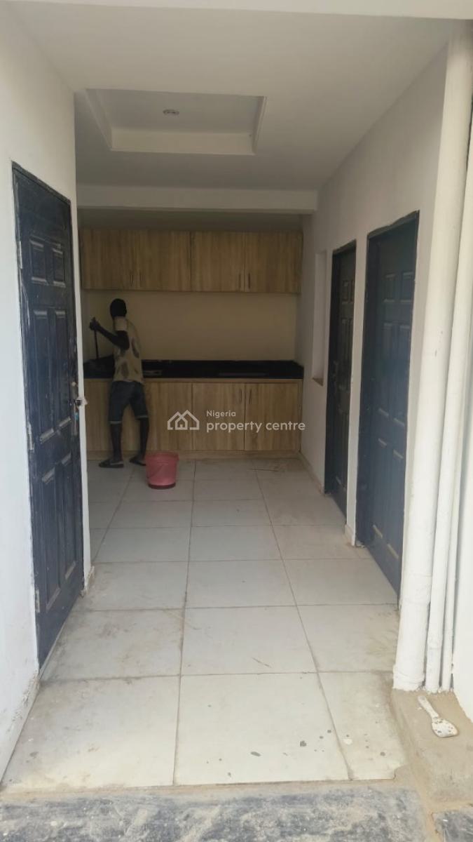 Standard Selcontain, Lekki Phase 1, Lekki, Lagos, Self Contain (single Rooms) for Rent