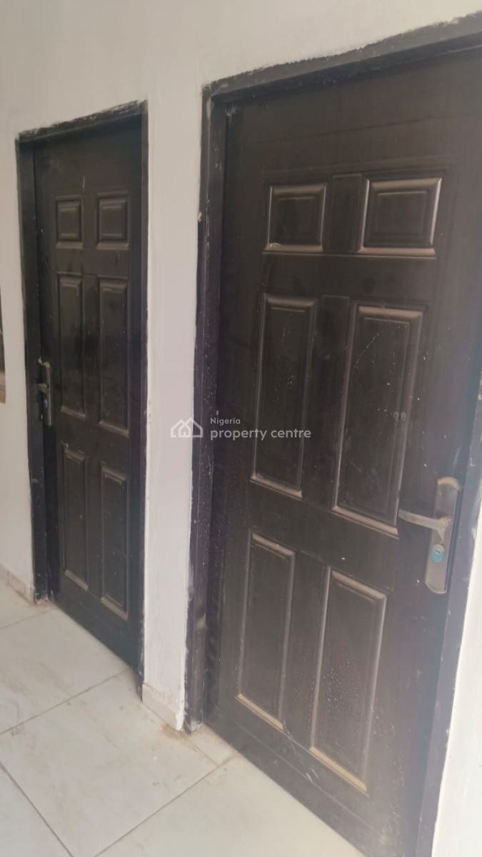 Standard Selcontain, Lekki Phase 1, Lekki, Lagos, Self Contain (single Rooms) for Rent