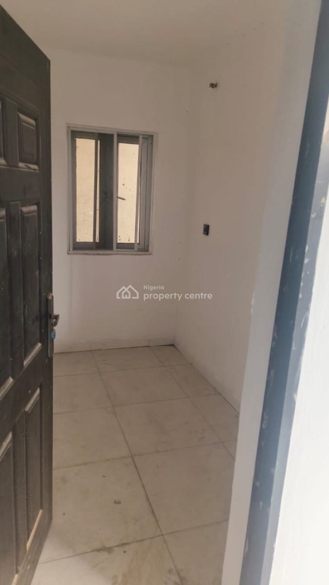 Standard Selcontain, Lekki Phase 1, Lekki, Lagos, Self Contain (single Rooms) for Rent