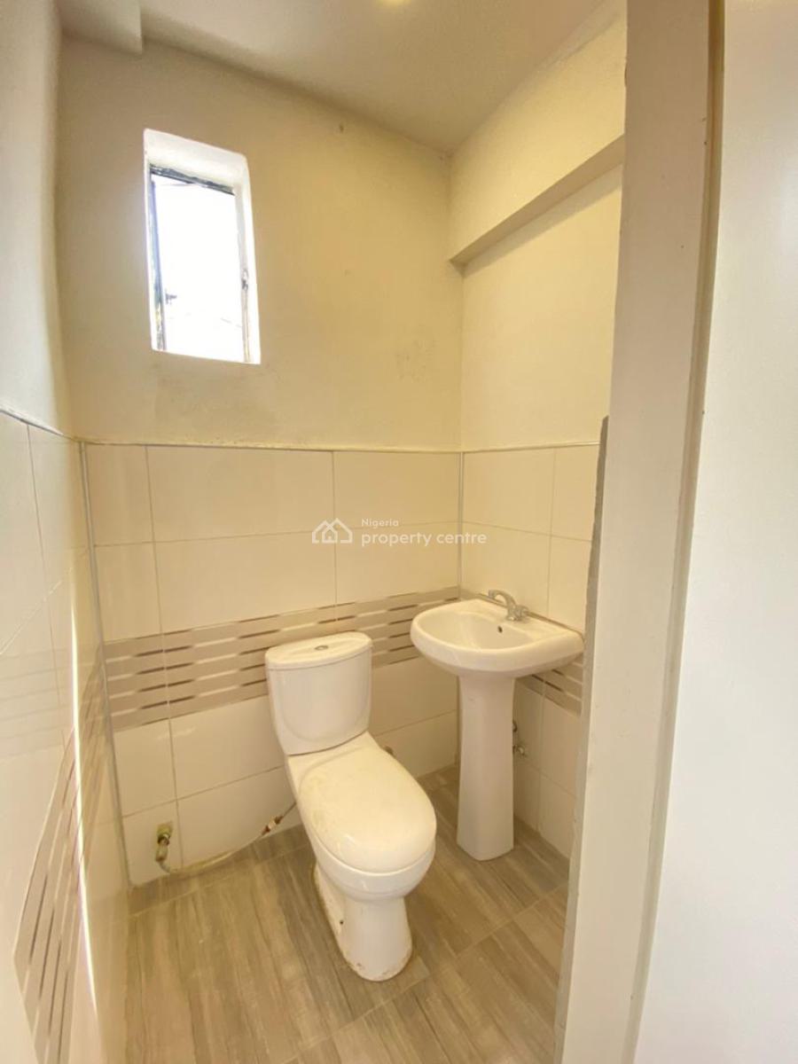 Luxury 2 Bedroom Apartment, Right, Lekki Phase 1, Lekki, Lagos, Flat / Apartment for Rent