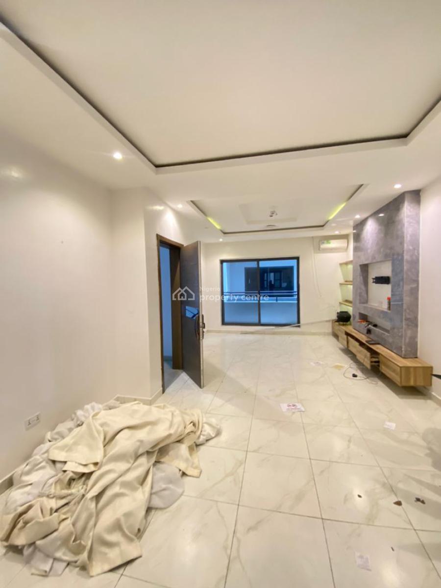 Lovely 2 Bedroom Apartment with Pool, Gym Elevator, Lekki Phase 1, Lekki, Lagos, Flat / Apartment for Rent