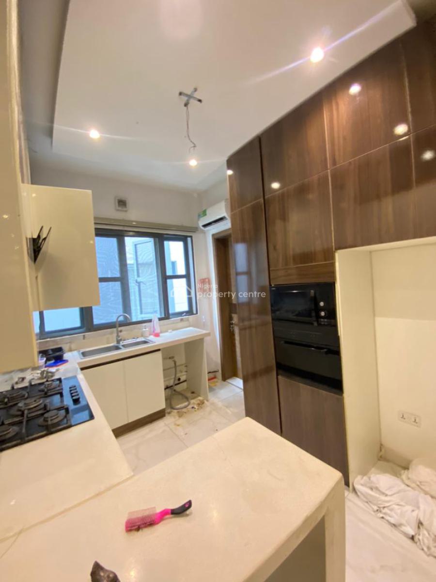 Lovely 2 Bedroom Apartment with Pool, Gym Elevator, Lekki Phase 1, Lekki, Lagos, Flat / Apartment for Rent