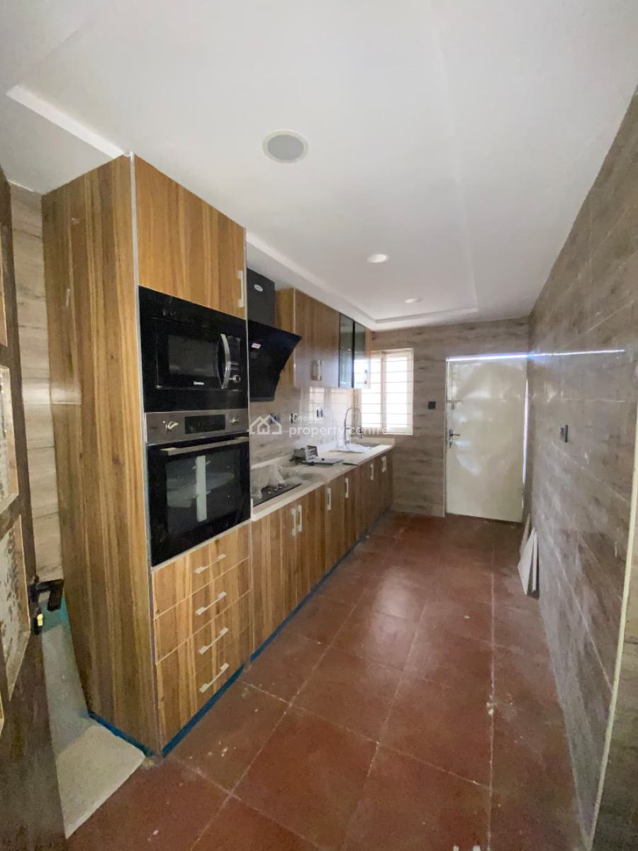 Clean 3 Bedroom Apartment, Lekki Phase 1, Lekki, Lagos, Flat / Apartment for Rent