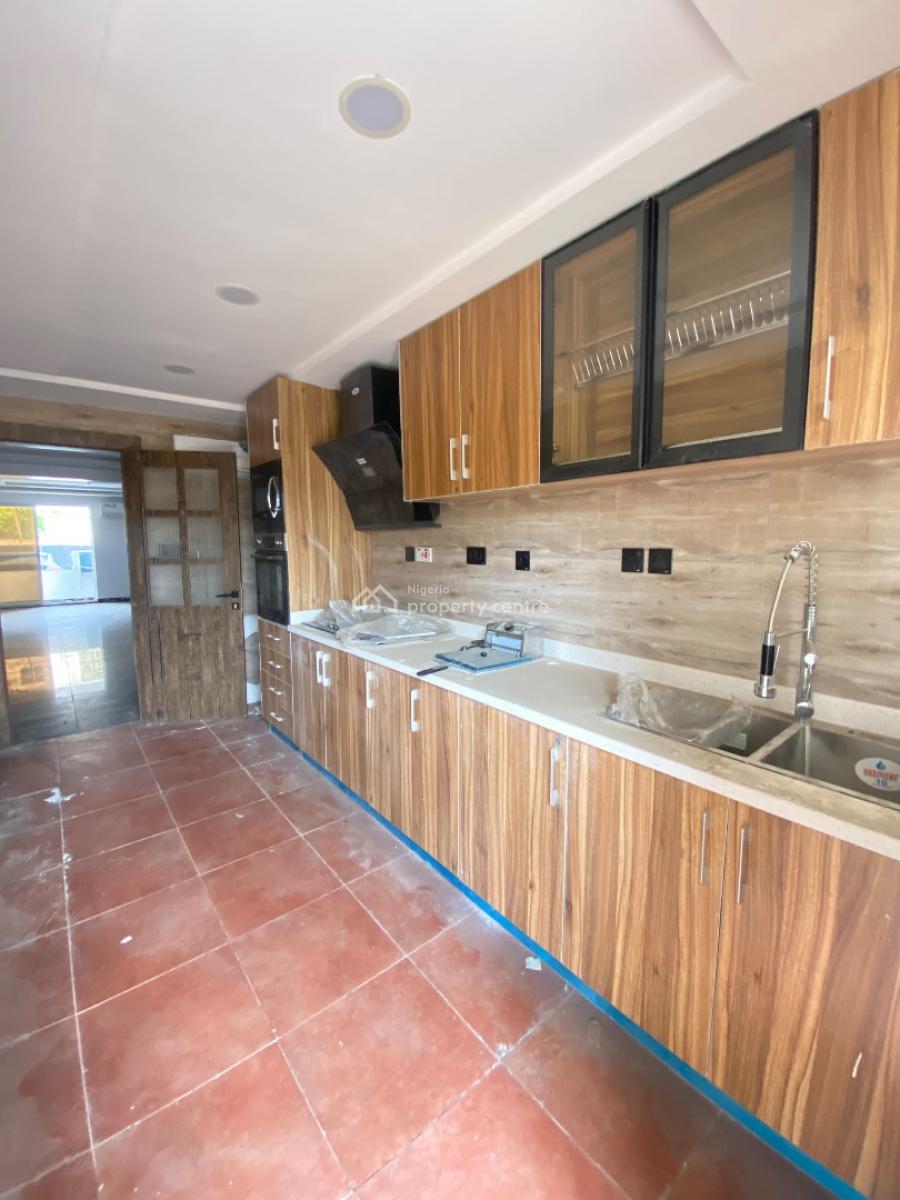 Clean 3 Bedroom Apartment, Lekki Phase 1, Lekki, Lagos, Flat / Apartment for Rent