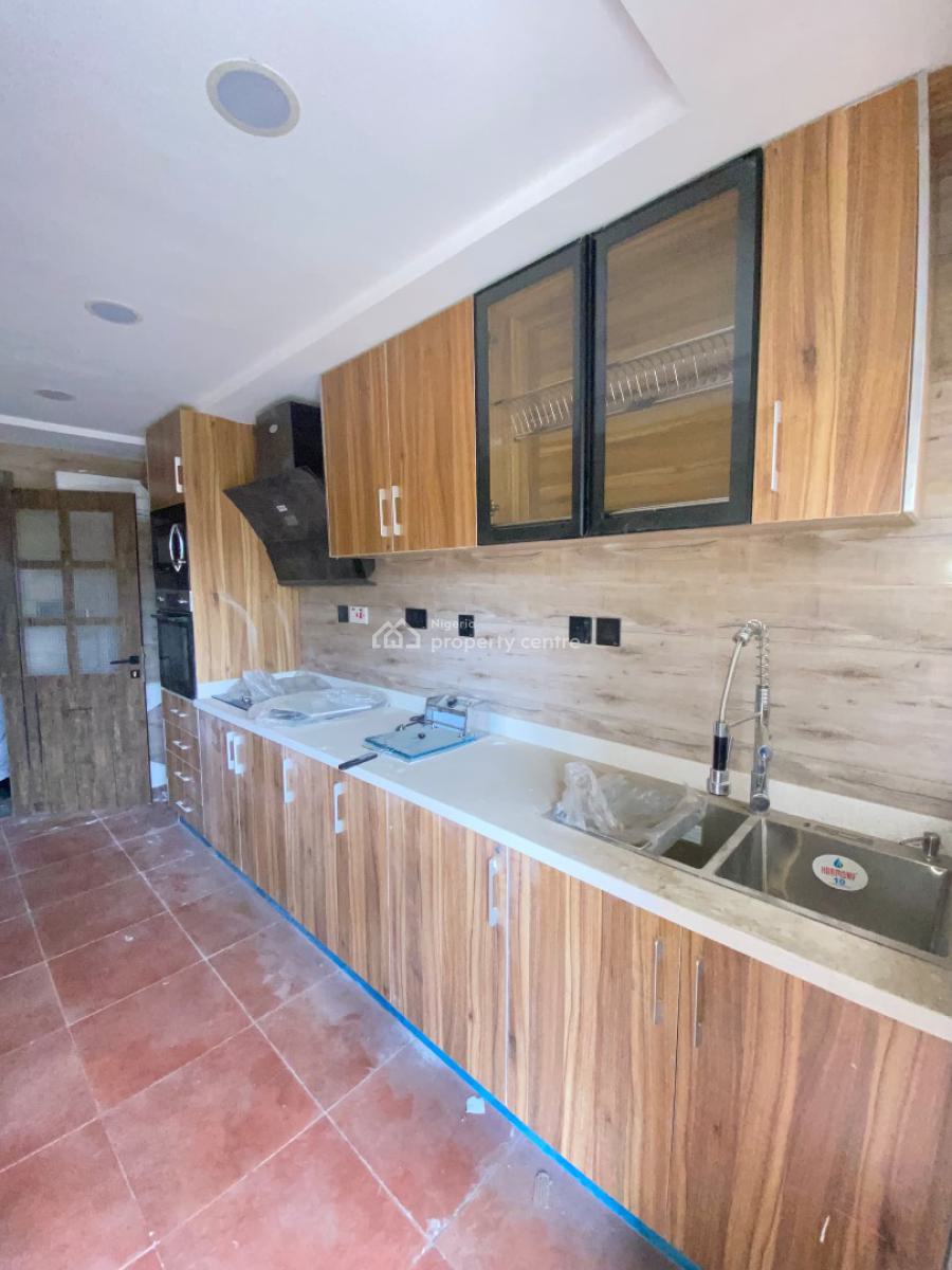 Clean 3 Bedroom Apartment, Lekki Phase 1, Lekki, Lagos, Flat / Apartment for Rent