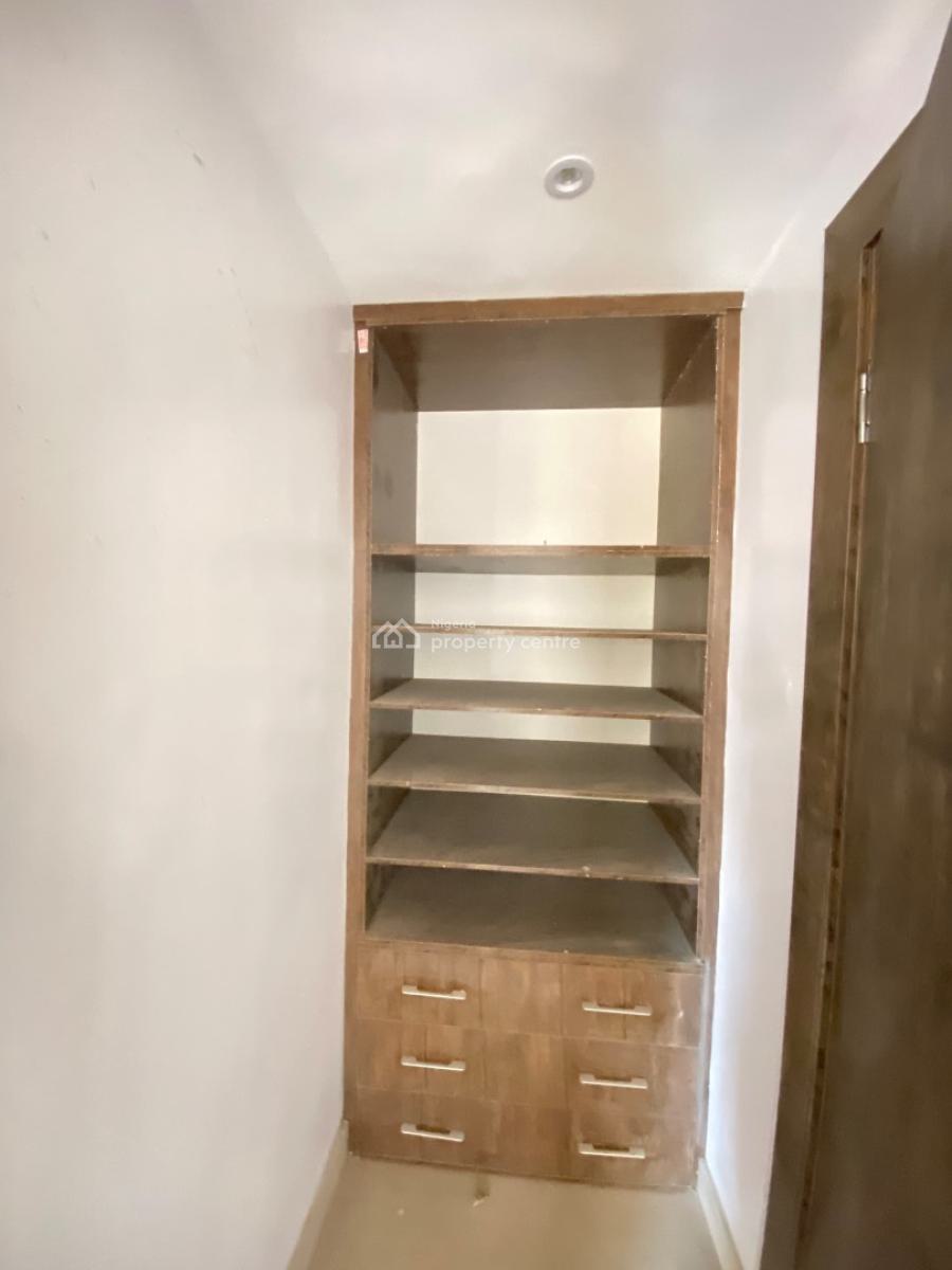 Clean 3 Bedroom Apartment, Lekki Phase 1, Lekki, Lagos, Flat / Apartment for Rent