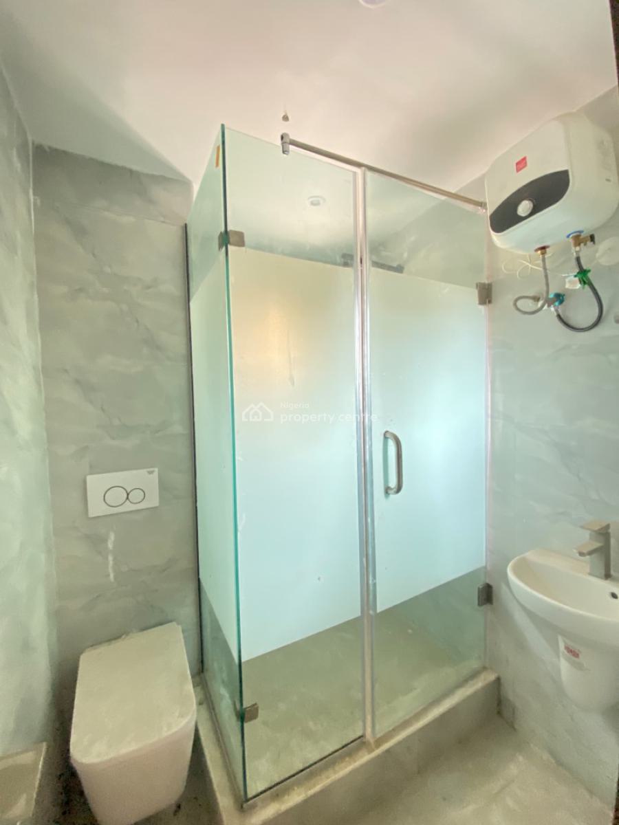 Clean 3 Bedroom Apartment, Lekki Phase 1, Lekki, Lagos, Flat / Apartment for Rent