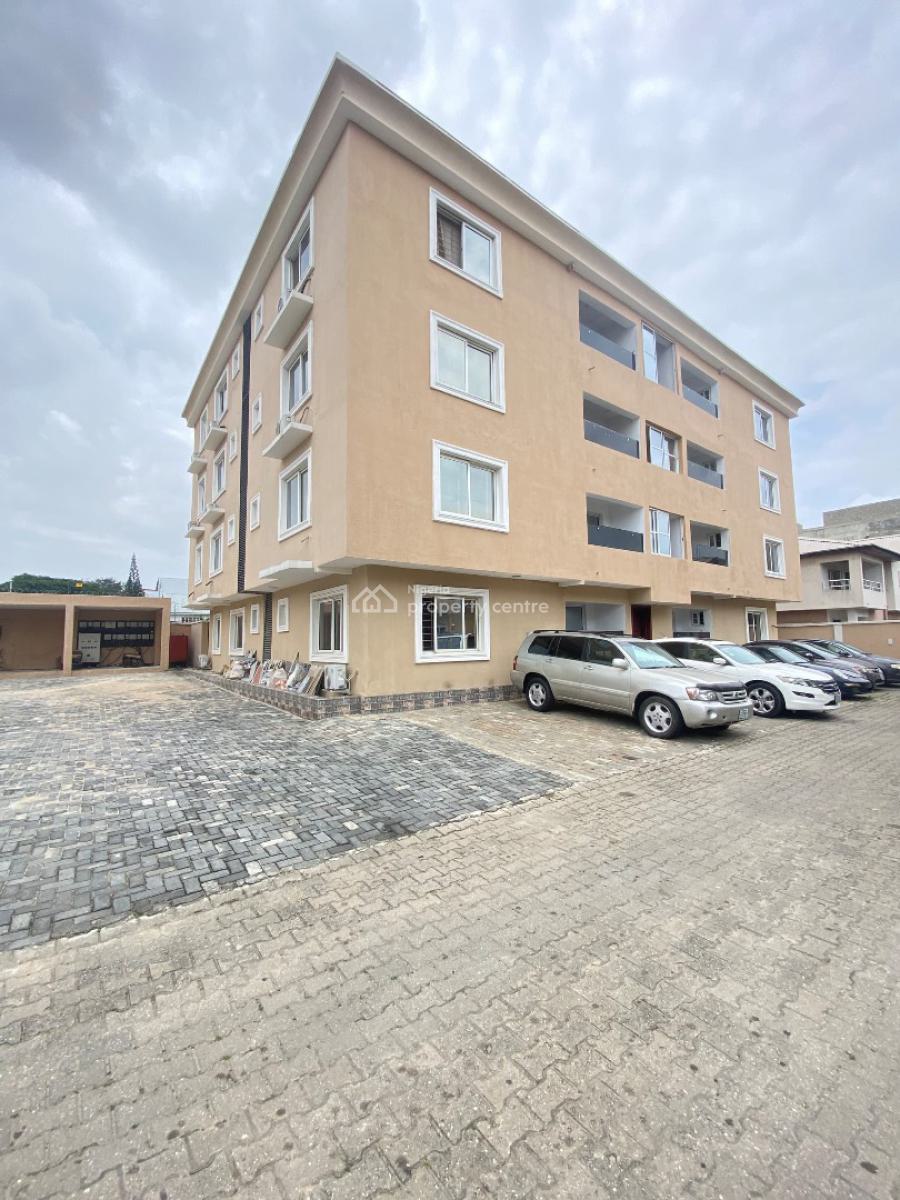 Clean 3 Bedroom Apartment, Lekki Phase 1, Lekki, Lagos, Flat / Apartment for Rent