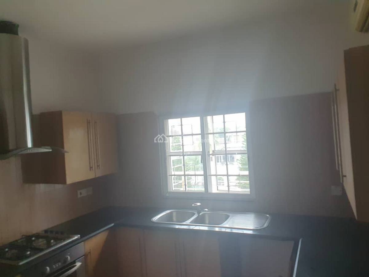 Serviced 2-bedroom Penthouse Apartment, Off Babatunde Anjous Street, Lekki Phase 1, Lekki, Lagos, Flat / Apartment for Rent