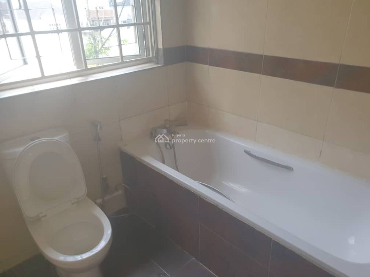 Serviced 2-bedroom Penthouse Apartment, Off Babatunde Anjous Street, Lekki Phase 1, Lekki, Lagos, Flat / Apartment for Rent