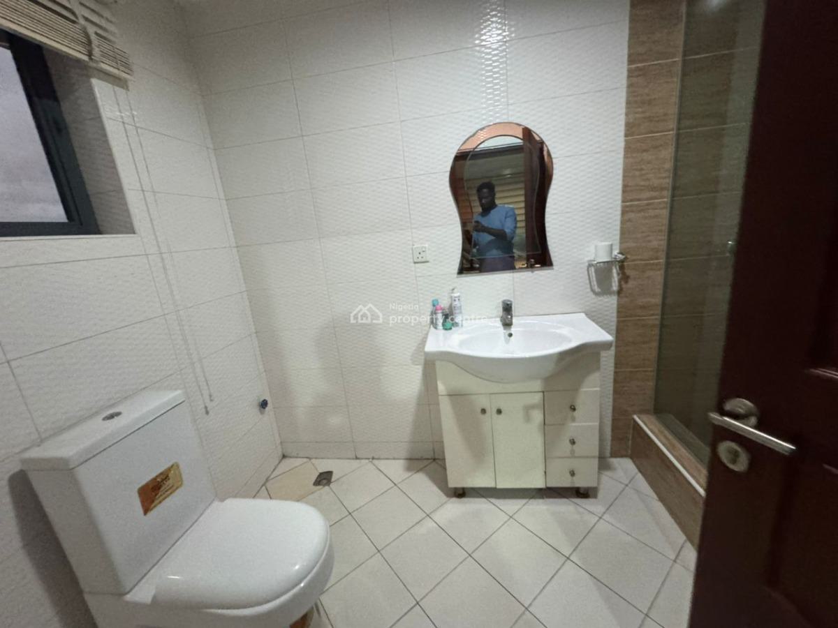 a Very Clean 3 Bedroom Apartment, Oniru, Victoria Island (vi), Lagos, Flat / Apartment for Sale