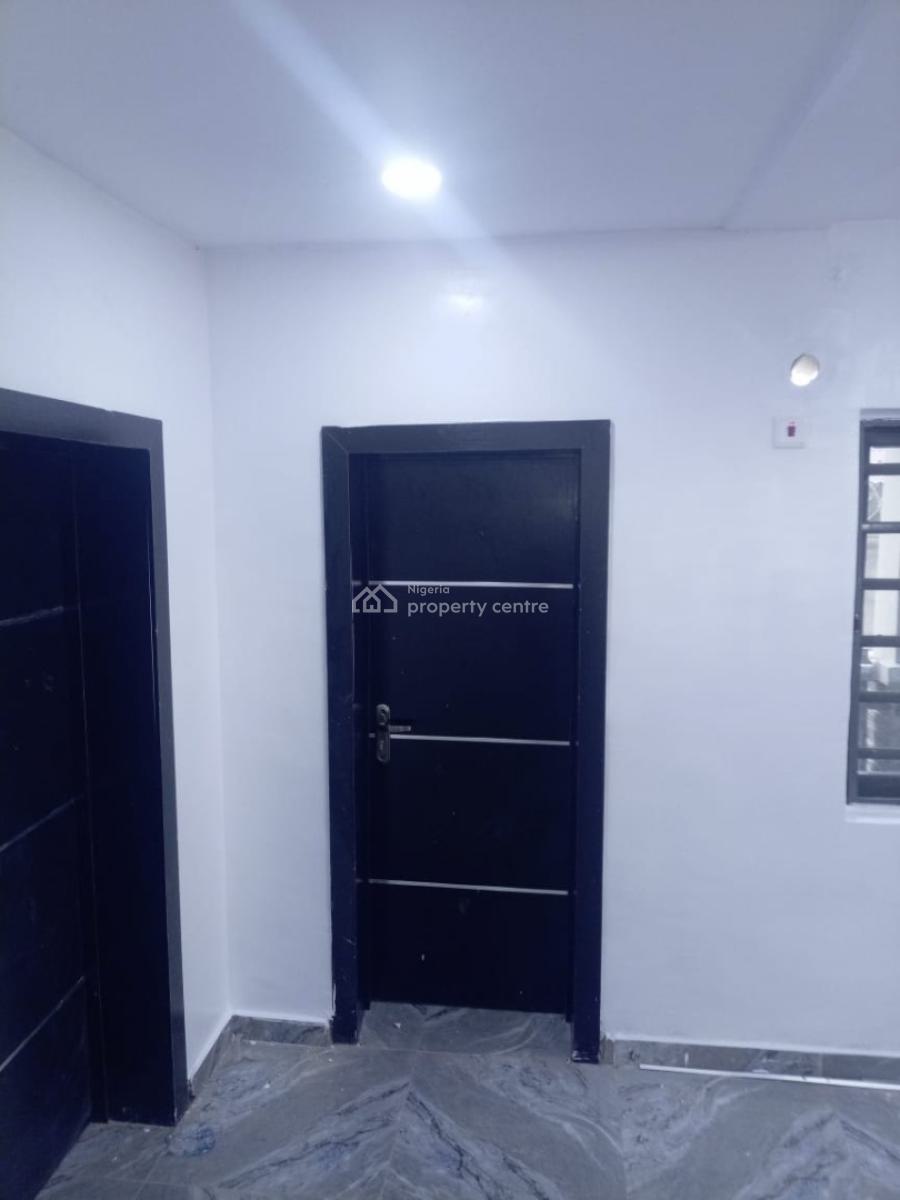 Brand New 3 Bedrooms Flat, Johnson Awe, Oluyole, Oyo, Flat / Apartment for Rent
