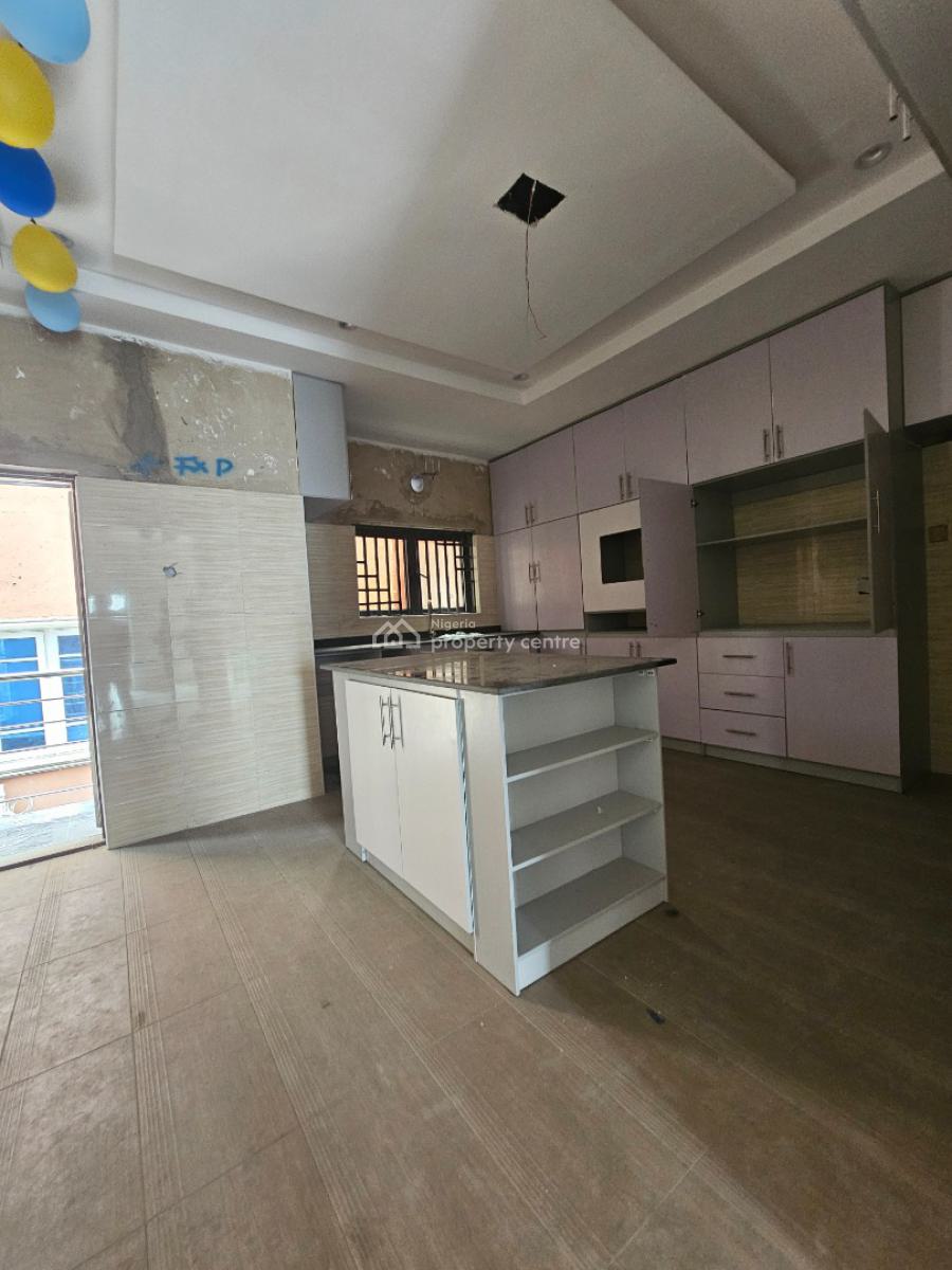 Gorgeously Built 3 Bedroom Apartment, Surulere, Lagos, Flat / Apartment for Sale