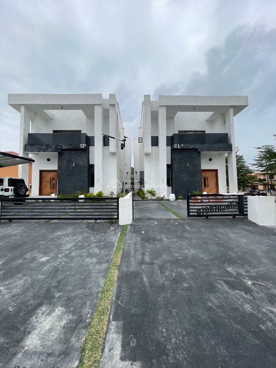 Distress  - 5 Bedroom Duplex with Pool, Lekki Phase 1, Lekki, Lagos, Detached Duplex for Sale