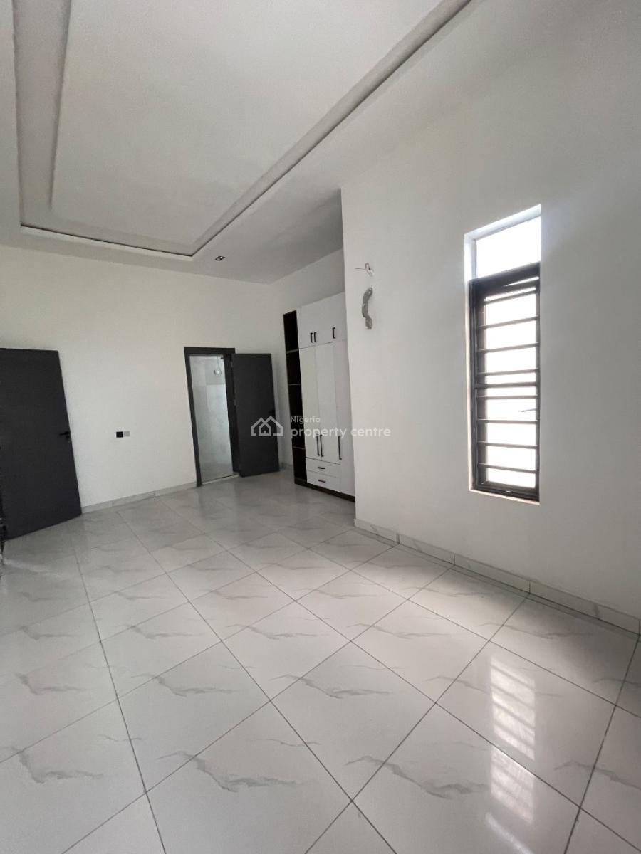 Distress  - 5 Bedroom Duplex with Pool, Lekki Phase 1, Lekki, Lagos, Detached Duplex for Sale