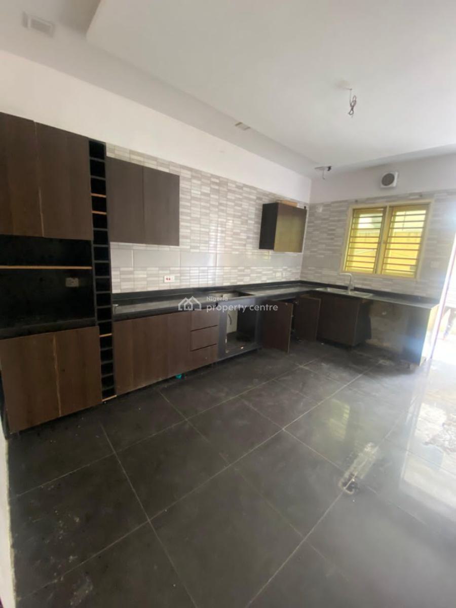 Well Finished Fully Serviced 4 Bedroom Maisonette with a Room Bq, Lekki Phase 1, Lekki, Lagos, Terraced Duplex for Rent