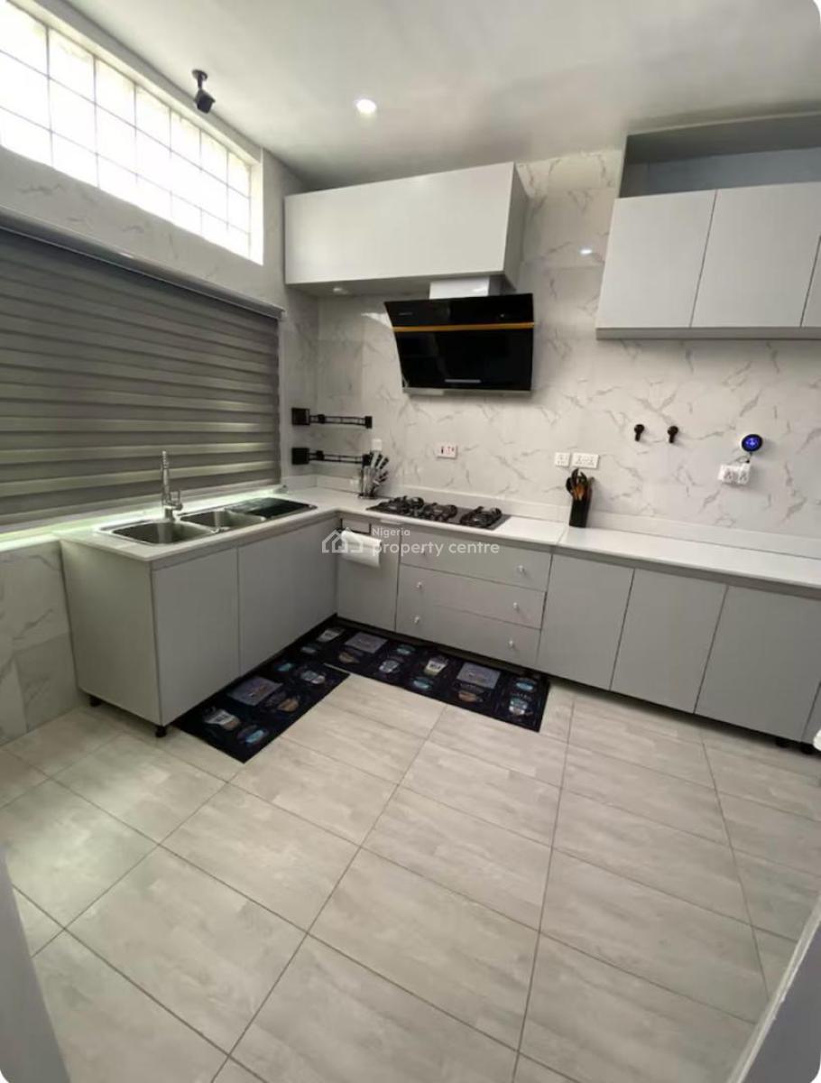 Furnished and Serviced 3bedroom Flat at Lekki Phase 1, Off Adewunmi Adebimpe Street Lekki Phase 1, Lekki Phase 1, Lekki, Lagos, Flat / Apartment for Rent