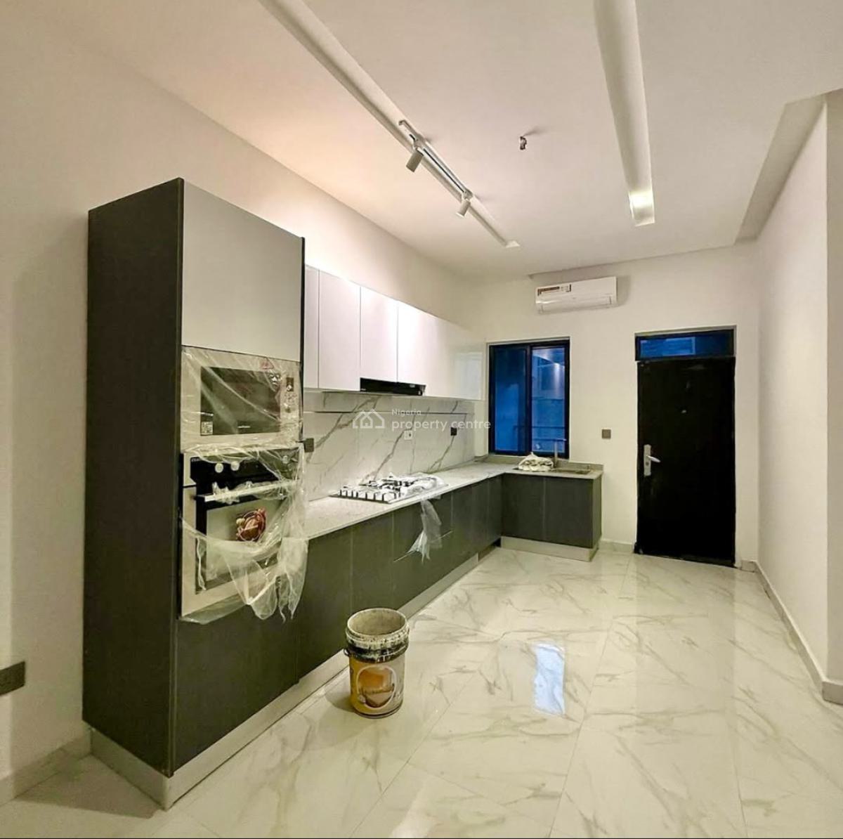 Tastefully Finished 3 Bedroom Apartment, in a Cozy Neighborhood, Guzape District, Abuja, Block of Flats for Sale