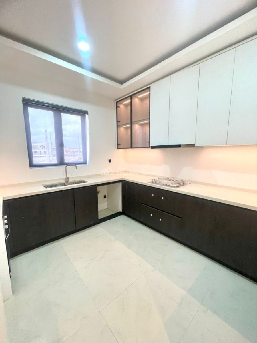 4 Bedroom Semi-detached Duplex, Lagoon District, Lekki Phase 1, Lekki, Lagos, Flat / Apartment for Sale