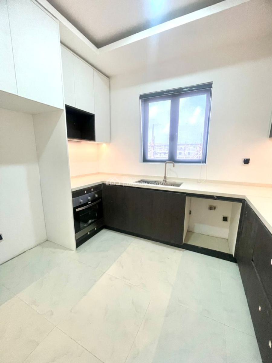 4 Bedroom Semi-detached Duplex, Lagoon District, Lekki Phase 1, Lekki, Lagos, Flat / Apartment for Sale