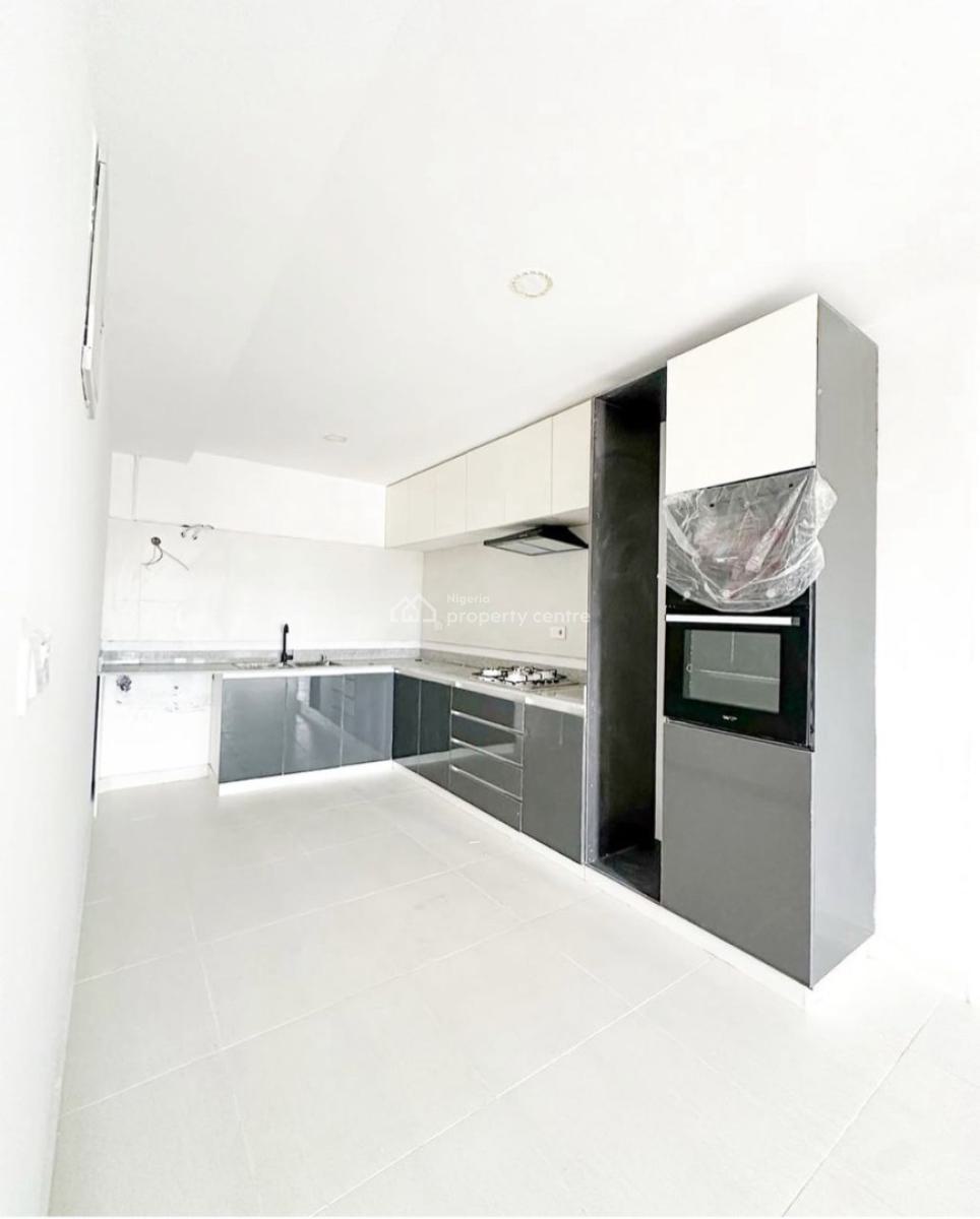 2 Bedroom Serviced Apartment, Lekki Phase 1, Lekki, Lagos, Block of Flats for Sale