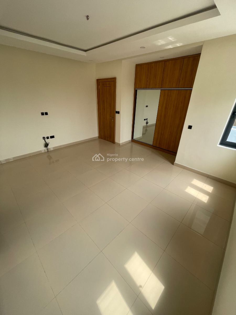 2 Bedroom Penthouse with Bq, Off Admiralty Way, Lekki Phase 1, Lekki, Lagos, Flat / Apartment for Rent
