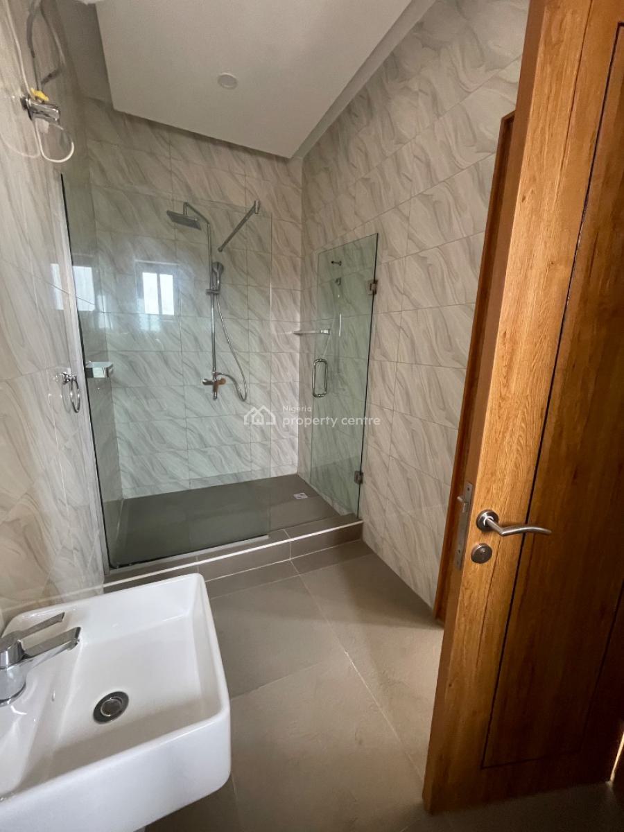2 Bedroom Penthouse with Bq, Off Admiralty Way, Lekki Phase 1, Lekki, Lagos, Flat / Apartment for Rent