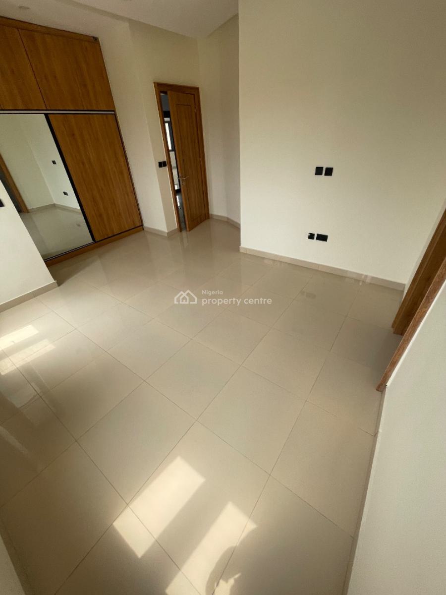 2 Bedroom Penthouse with Bq, Off Admiralty Way, Lekki Phase 1, Lekki, Lagos, Flat / Apartment for Rent