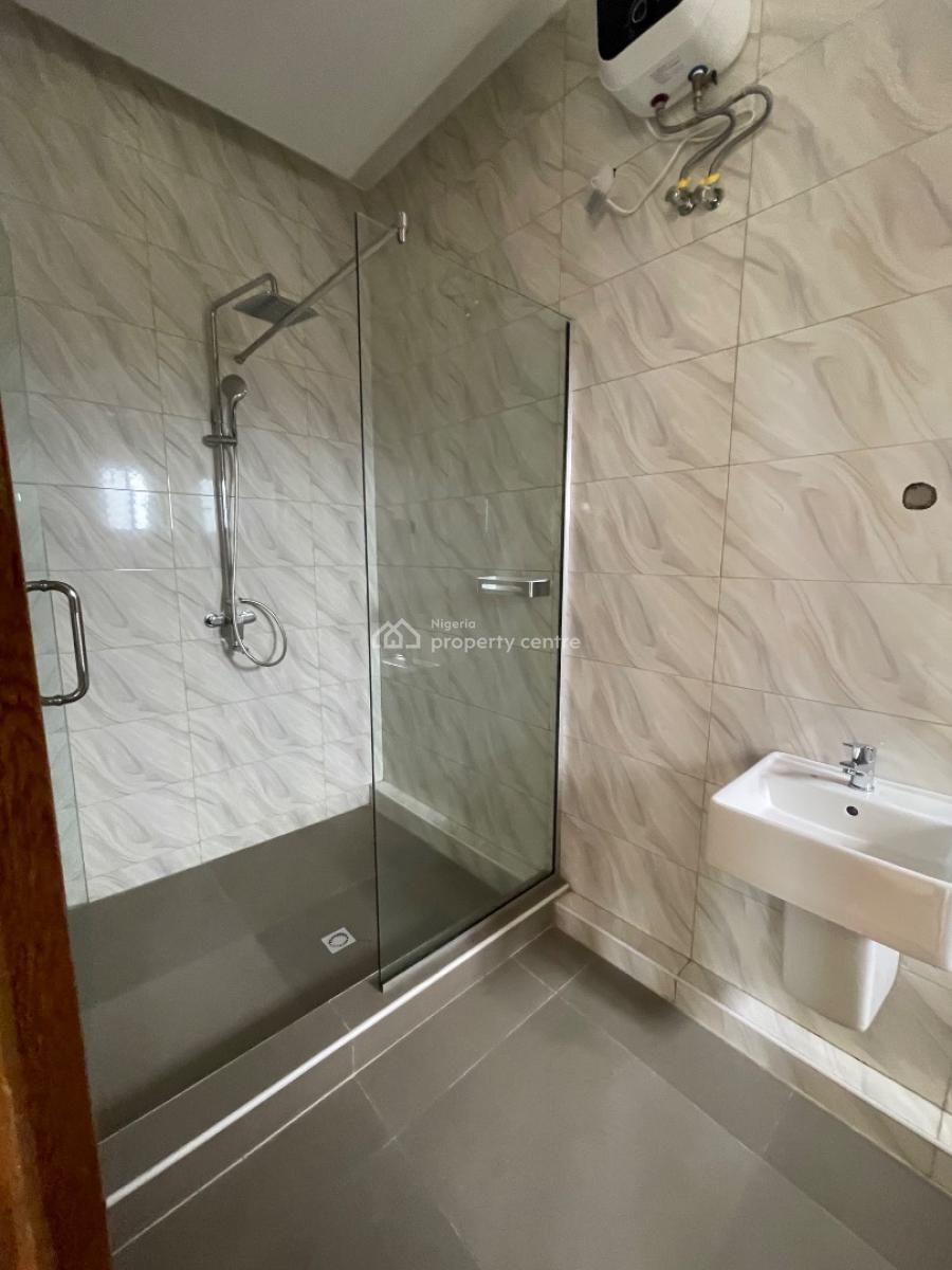 2 Bedroom Penthouse with Bq, Off Admiralty Way, Lekki Phase 1, Lekki, Lagos, Flat / Apartment for Rent
