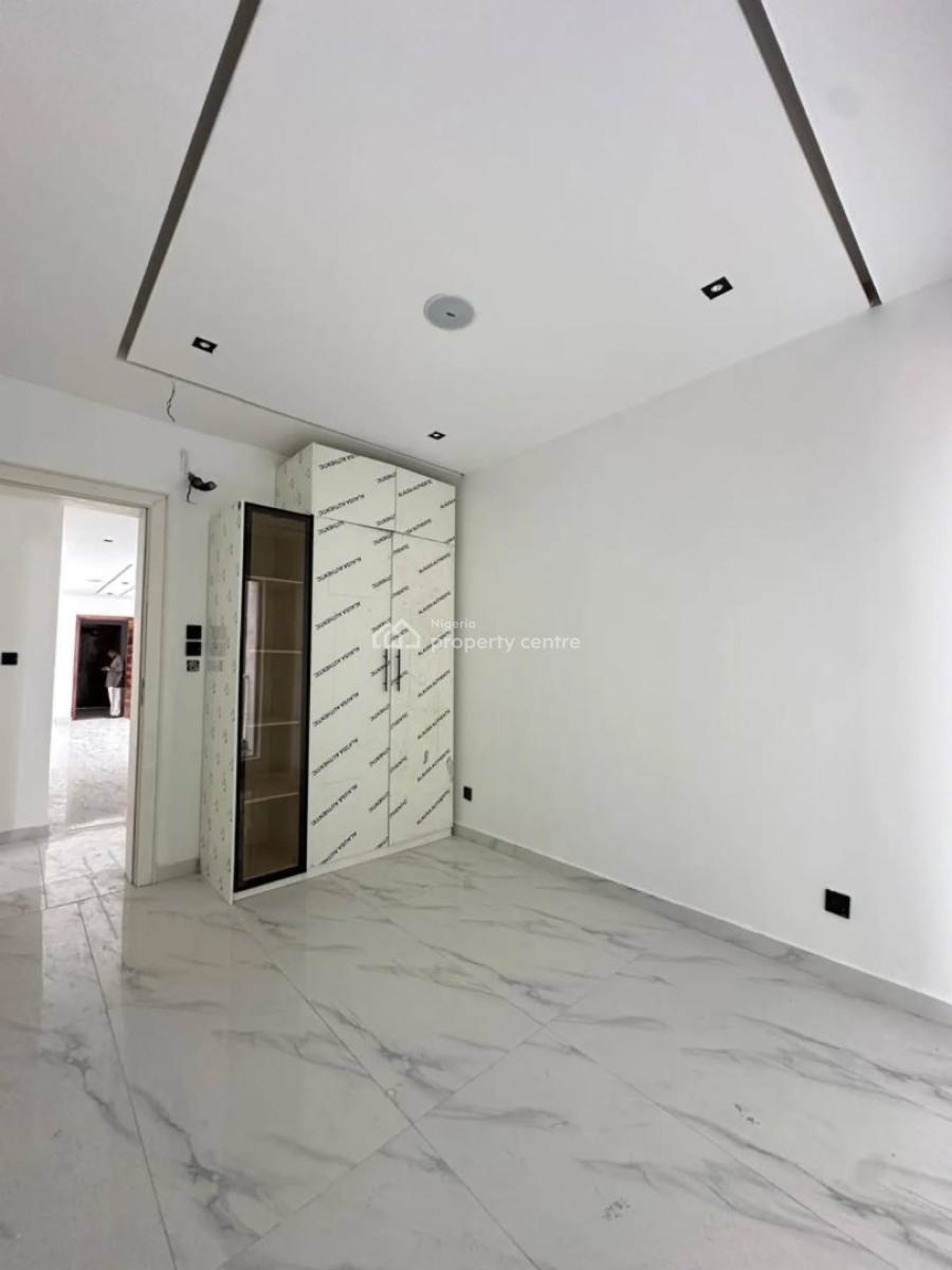 Serviced 2 Bedrooms Apartment with Swimming Pool and Gym, Lekki Phase 1, Lekki, Lagos, Flat / Apartment for Sale