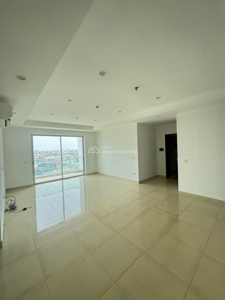 2 Bedroom Flat with Bq Available, Lekki Phase 1, Lekki, Lagos, Flat / Apartment for Rent