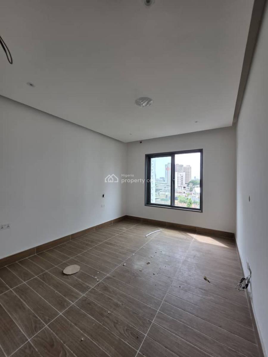 2 Bedrooms Flat with 1 Room Bq, Swimming Pool, Off Ahmadu Bello, Victoria Island (vi), Lagos, Office Space for Sale