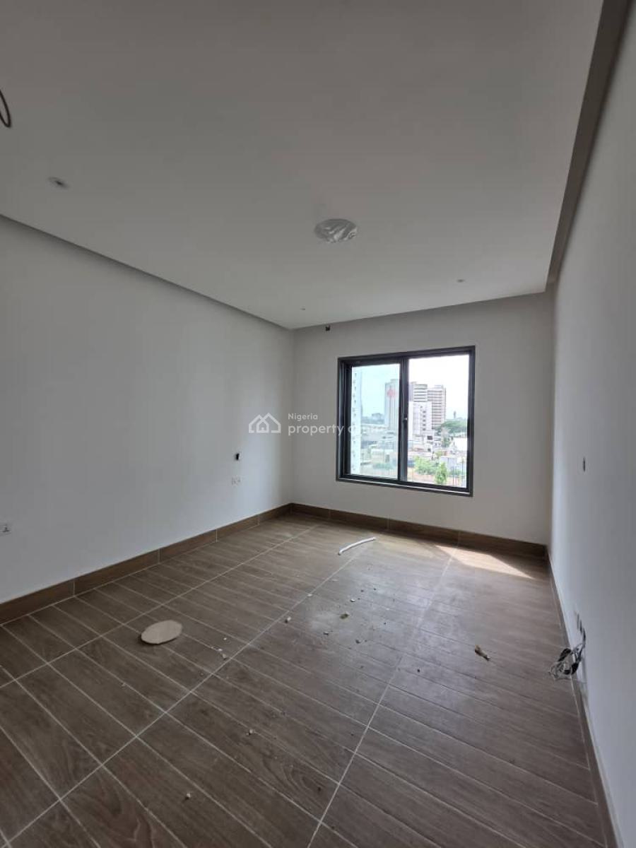 2 Bedrooms Flat with 1 Room Bq, Swimming Pool, Off Ahmadu Bello, Victoria Island (vi), Lagos, Office Space for Sale