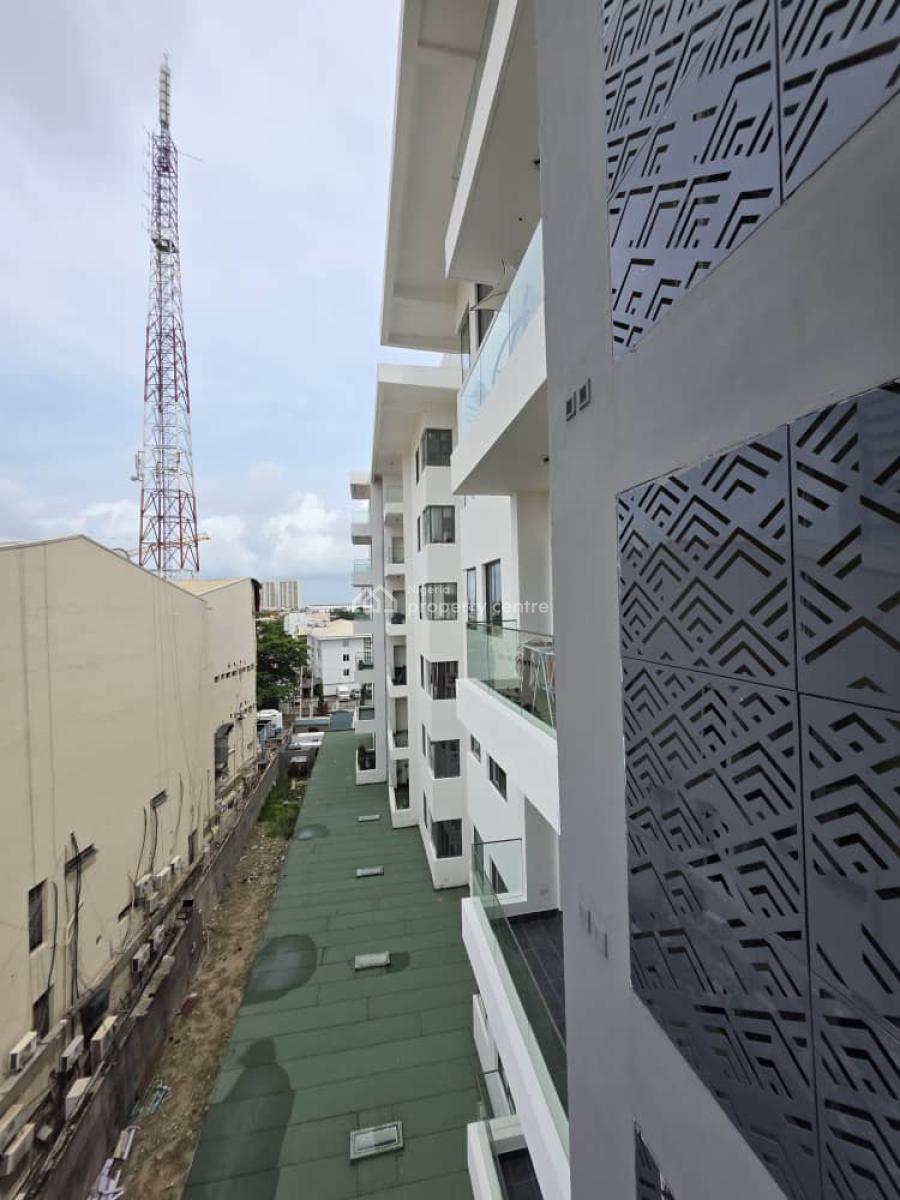 2 Bedrooms Flat with 1 Room Bq, Swimming Pool, Off Ahmadu Bello, Victoria Island (vi), Lagos, Office Space for Sale