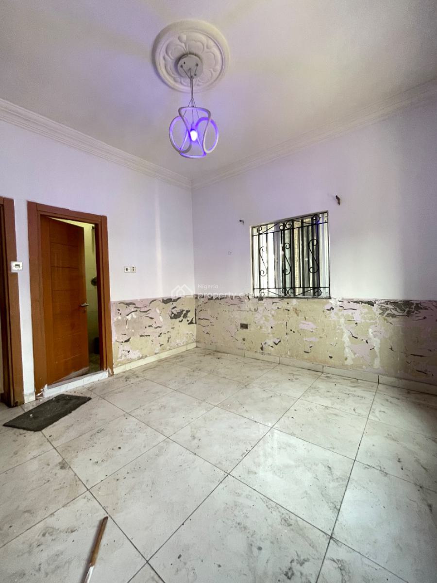 Standard Room Size Shared Apartment Downstairs, Osapa, Lekki, Lagos, Flat / Apartment for Rent