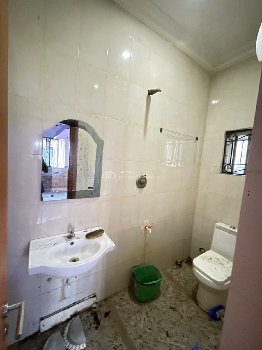 Standard Room Size Shared Apartment Downstairs, Osapa, Lekki, Lagos, Flat / Apartment for Rent