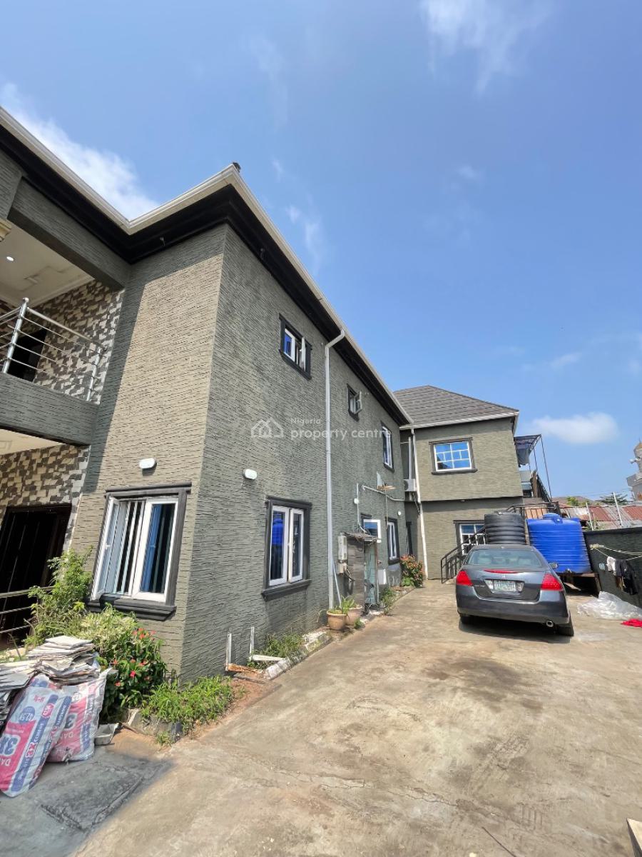 Big Room Upstairs Shared Apartment in Osapa, Osapa, Lekki, Lagos, Flat / Apartment for Rent