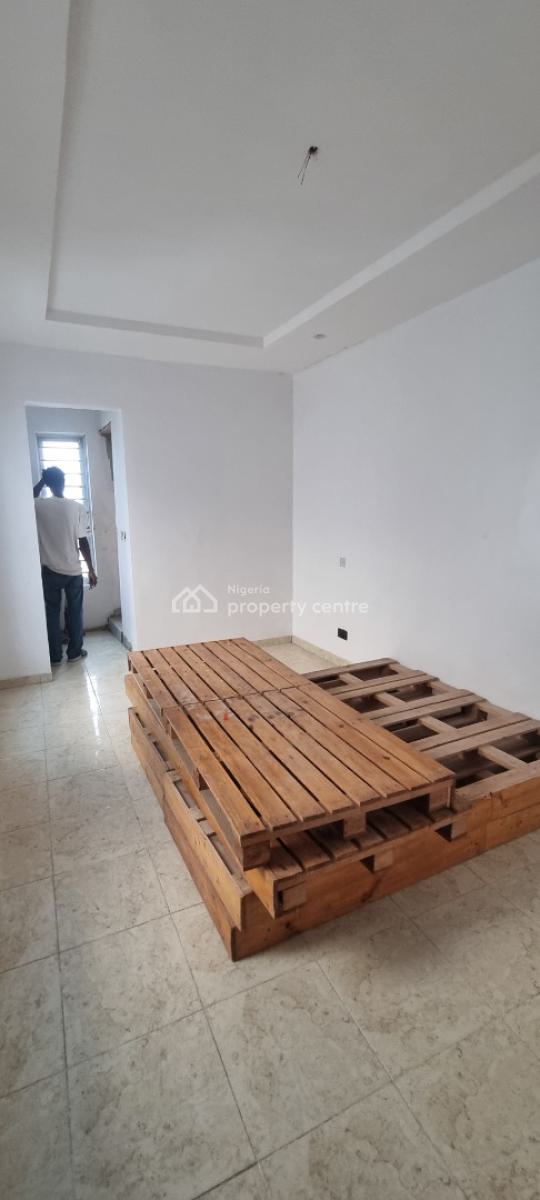 Very Spacious 3 Bedroom Terrace Duplex with Swimming Pool, Okunajah, Eti-osa, Ajah, Lekki, Lagos, Terraced Duplex for Rent