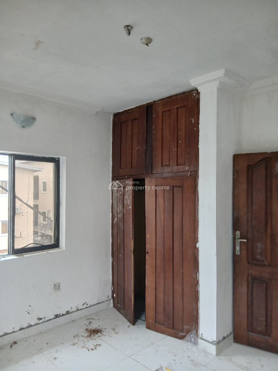 a Newly Renovated Spacious 3 Bedroom Flat Ensuite, Off Herbert Macaulay Way, Alagomeji, Yaba, Lagos, Flat / Apartment for Rent