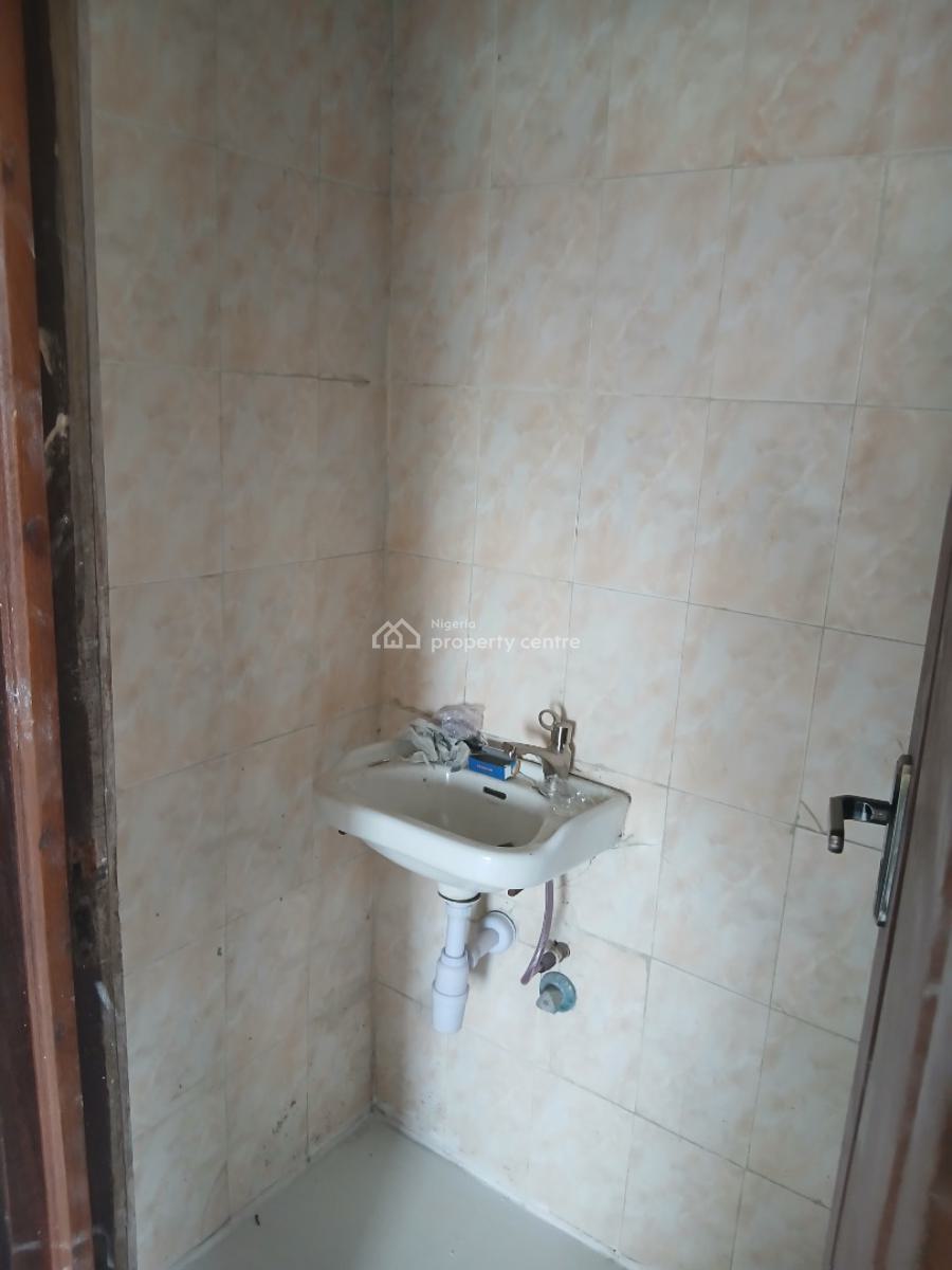 a Newly Renovated Spacious 3 Bedroom Flat Ensuite, Off Herbert Macaulay Way, Alagomeji, Yaba, Lagos, Flat / Apartment for Rent