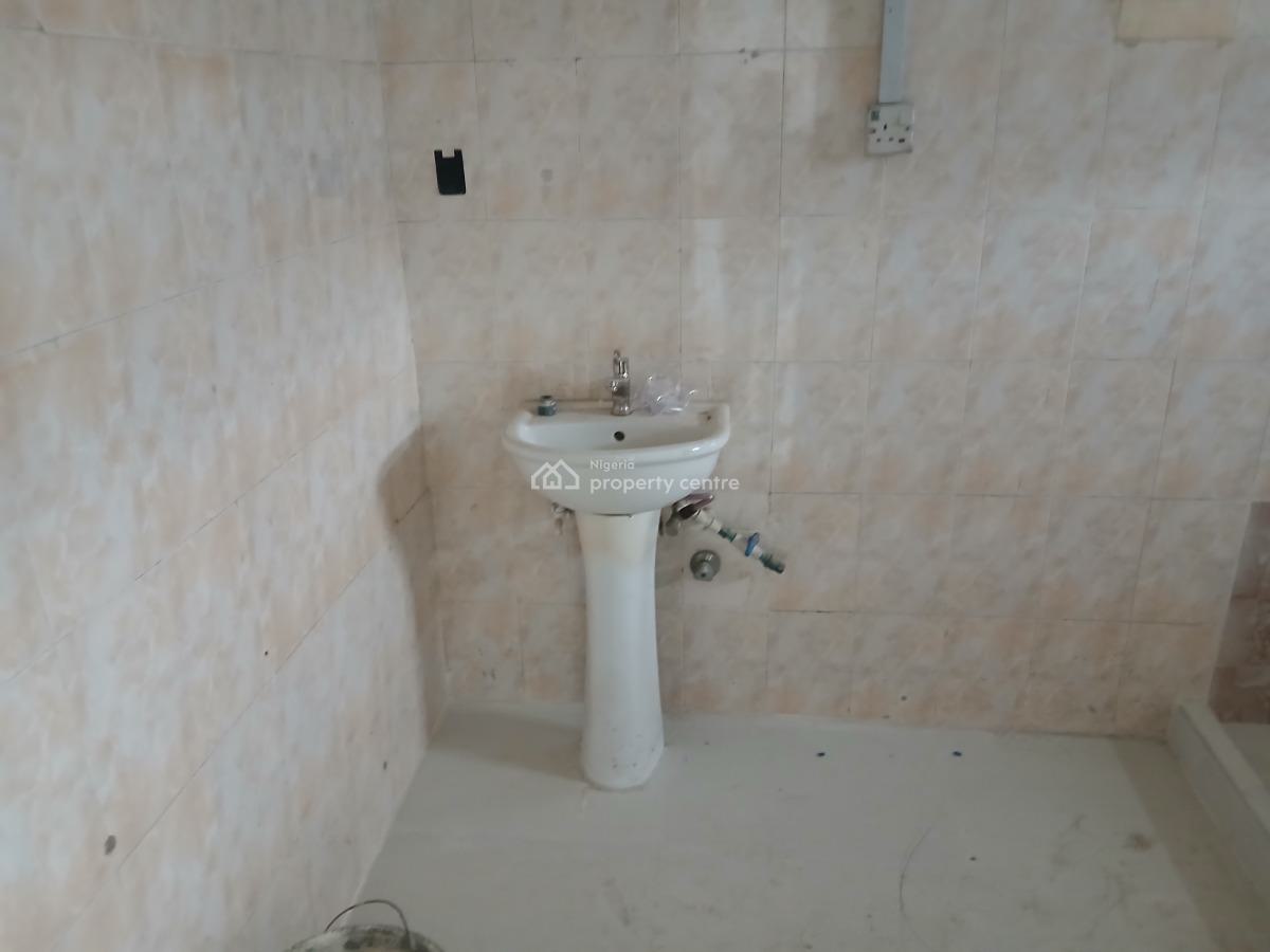 a Newly Renovated Spacious 3 Bedroom Flat Ensuite, Off Herbert Macaulay Way, Alagomeji, Yaba, Lagos, Flat / Apartment for Rent