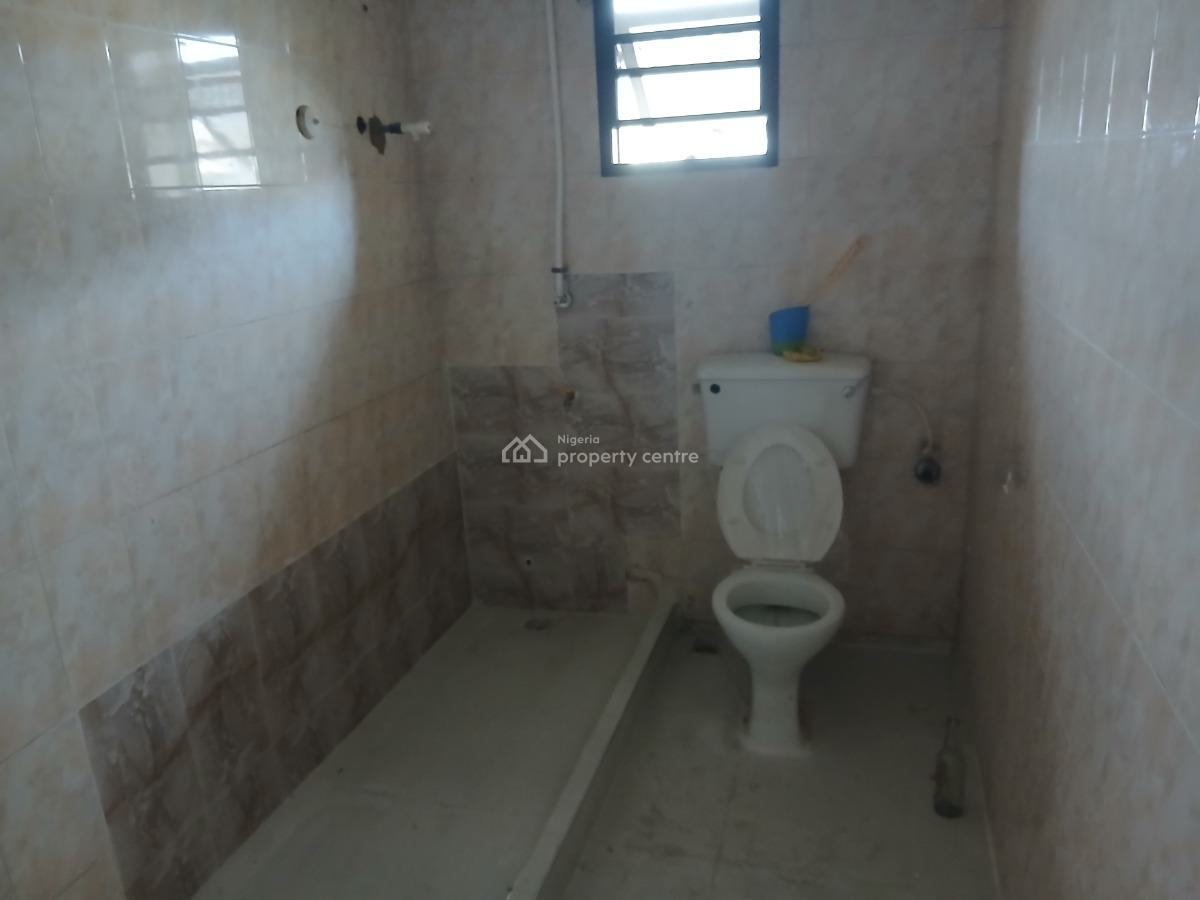 a Newly Renovated Spacious 3 Bedroom Flat Ensuite, Off Herbert Macaulay Way, Alagomeji, Yaba, Lagos, Flat / Apartment for Rent
