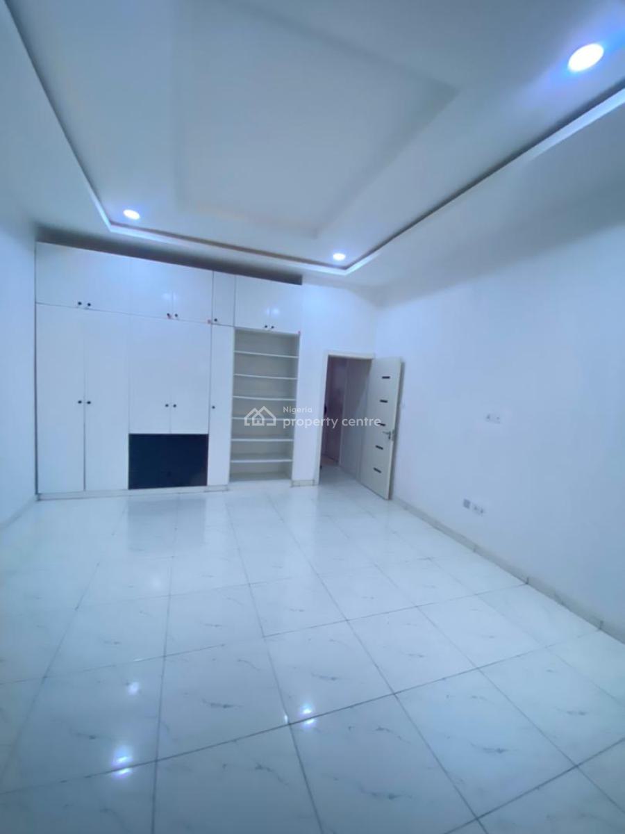 Big Masters Bedroom, Very Cheap, Orchid Road, Lekki, Lagos, Flat / Apartment for Rent