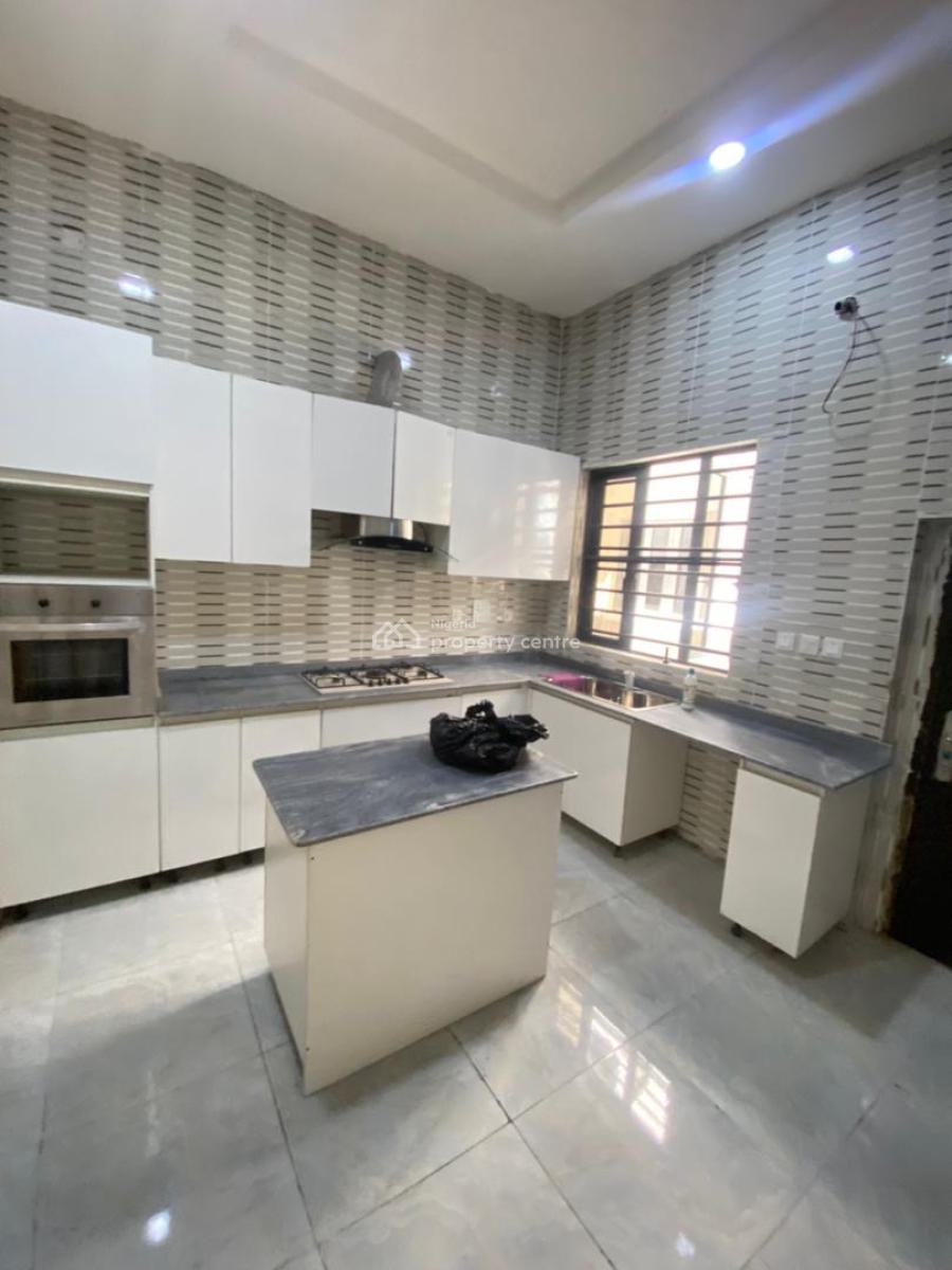 Big Masters Bedroom, Very Cheap, Orchid Road, Lekki, Lagos, Flat / Apartment for Rent